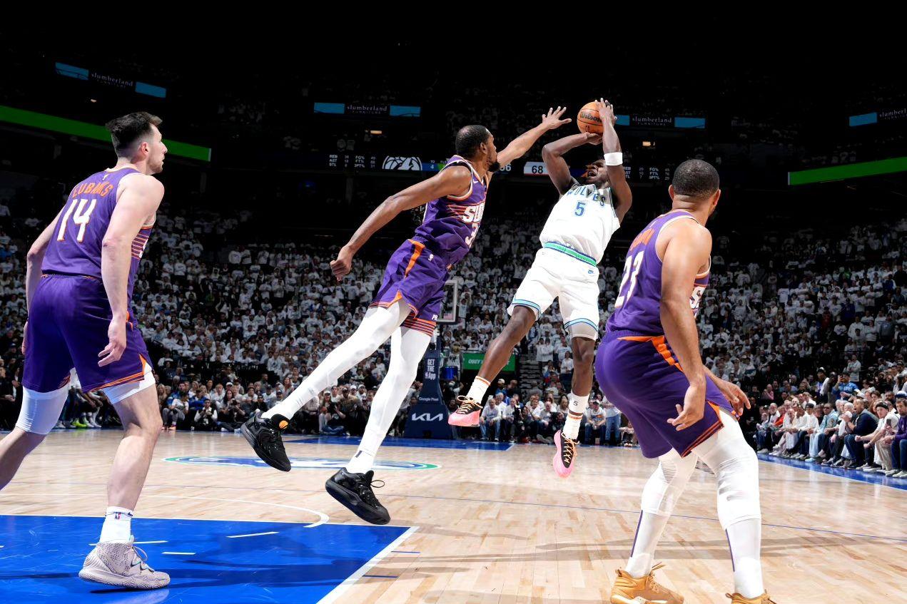 NBA赛事打架(nba赛场打架冲突合集)