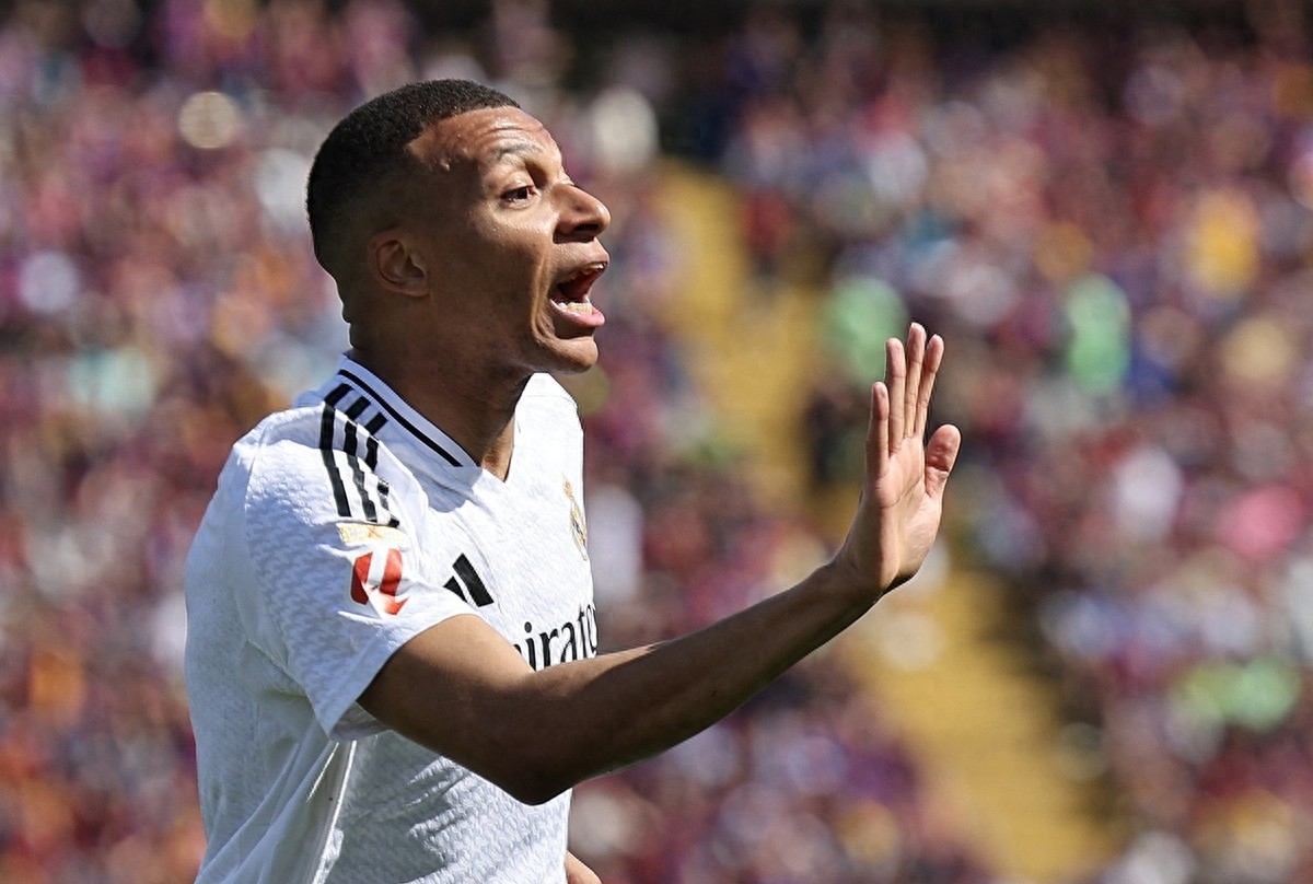 姆巴佩为什么越来越白(姆巴佩为什么越来越白了)