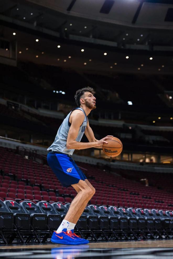 切特·霍姆格伦体重争议(切格霍姆格伦) 切特·霍姆格伦体重争议(切格霍姆格伦)