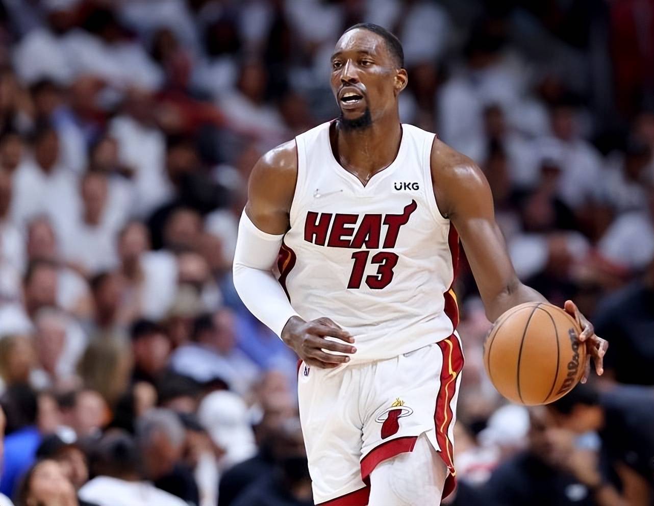 巴姆·阿德巴约短挡拆(阿德巴约打什么位置)