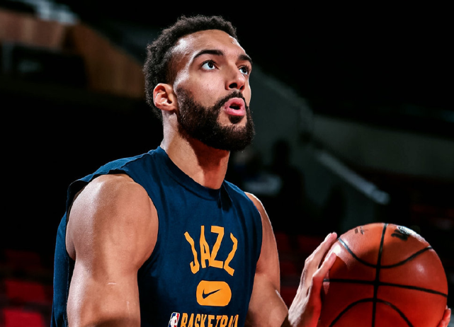 鲁迪·戈贝尔挡拆防守(鲁尼戈贝尔)